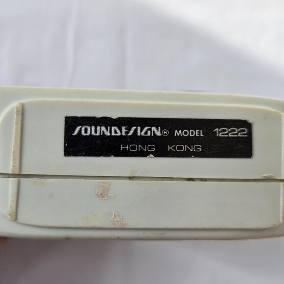 Vintage 80's Soundesign white AM portable radio 1222C Hong Kong - Picture 4 of 6